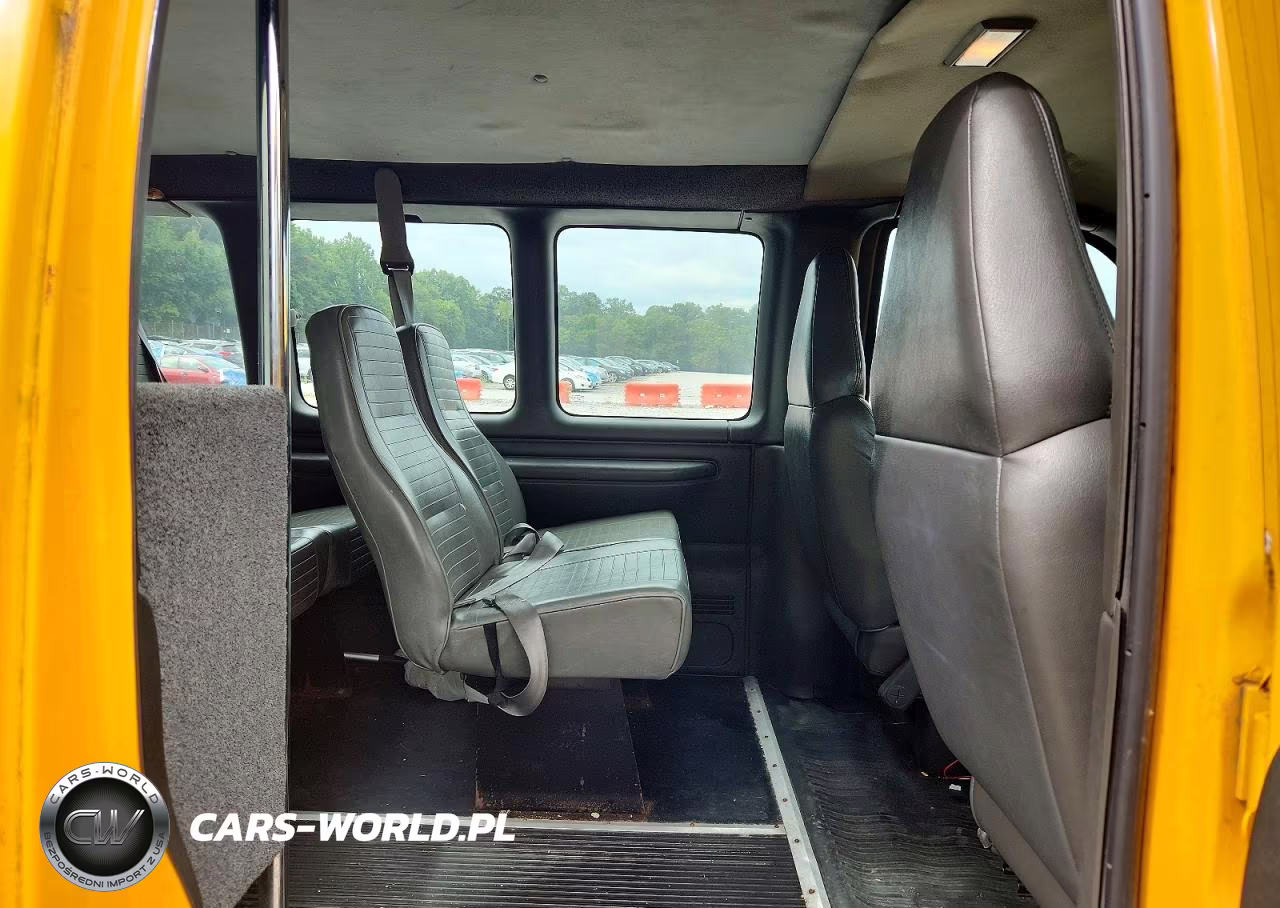 2002 GMC Savana G3500 VIN:1GTHG35R121239707 - 11