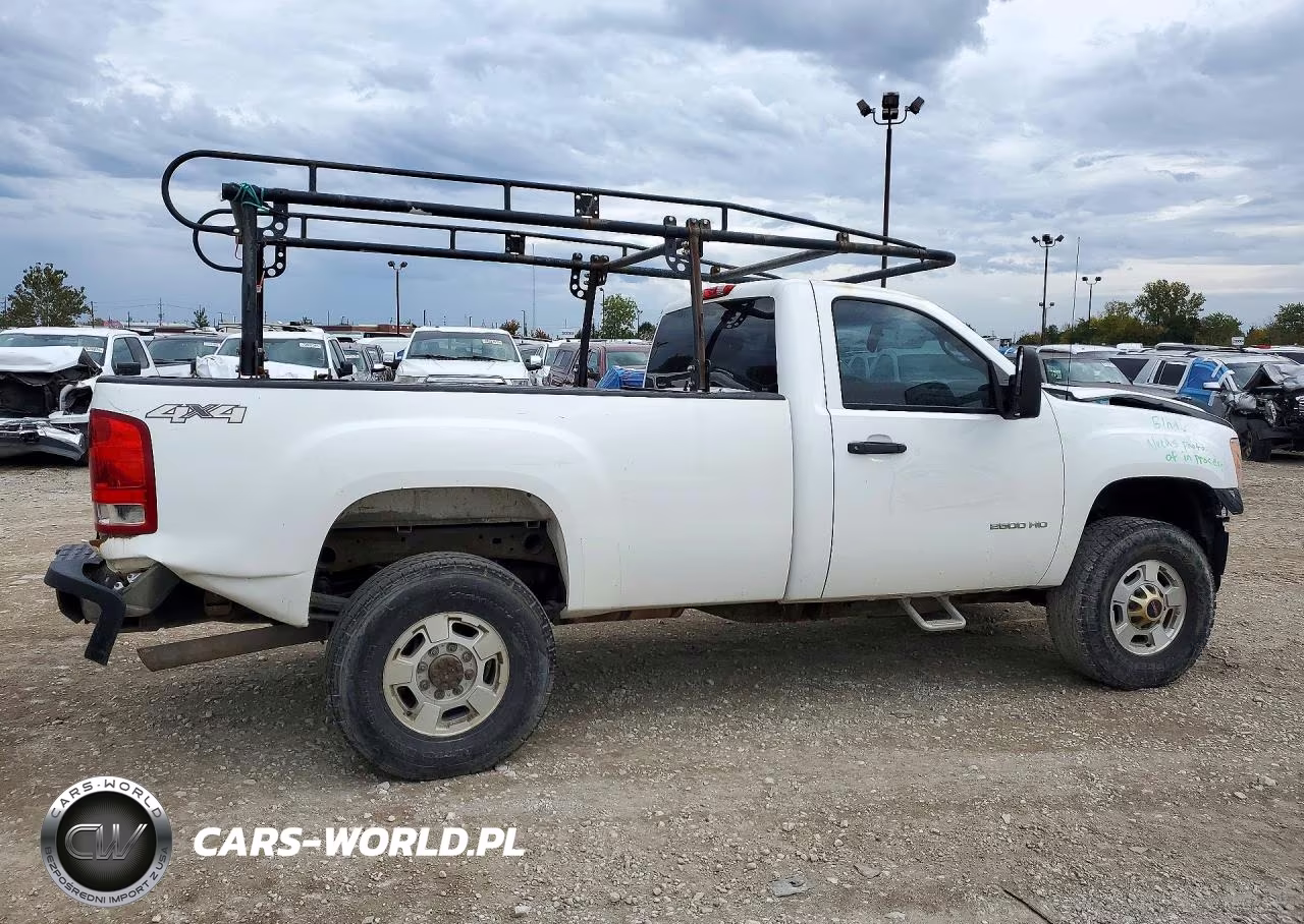 2014 GMC Sierra K2500 Heavy Duty VIN:1GT02ZCG9EF111318 - 3