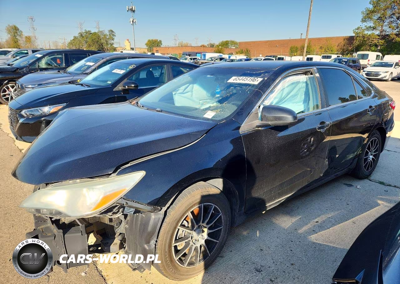 2016 Toyota Camry Le – zdjęcie 1 z 13