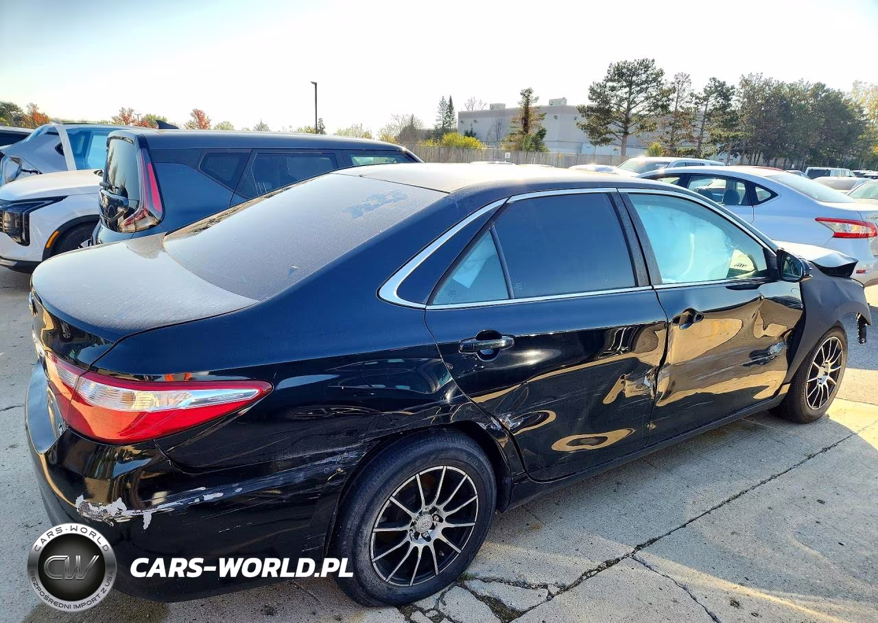 2016 Toyota Camry Le VIN:4T4BF1FK0GR532701 - 3