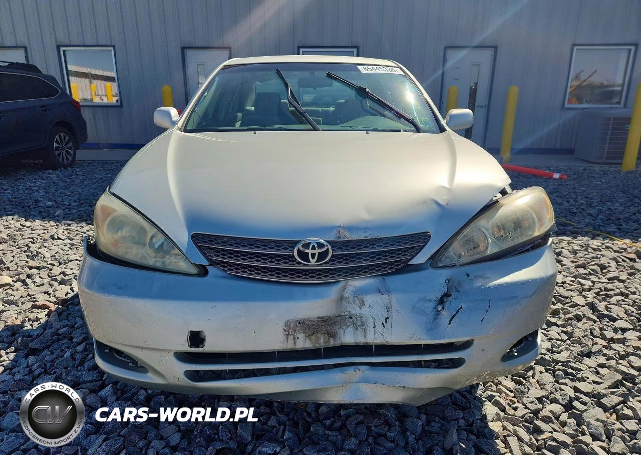 2004 Toyota Camry Le VIN:JTDBE32K440260563 - 5