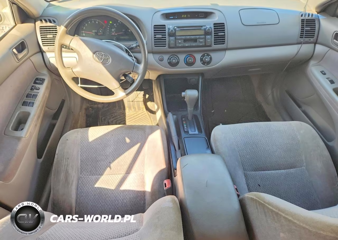 2004 Toyota Camry Le VIN:JTDBE32K440260563 - 8