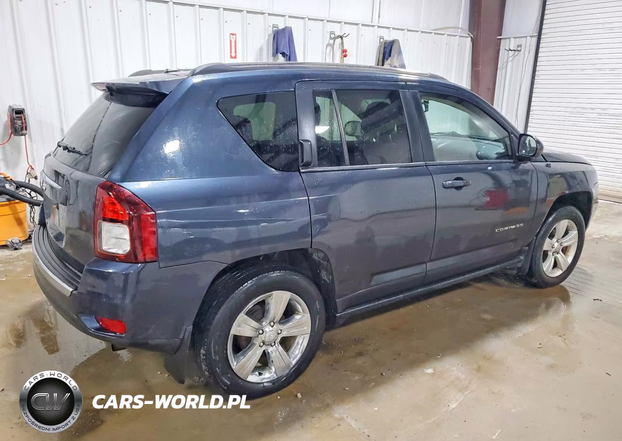 2015 Jeep Compass Latitude VIN:1C4NJCEA6FD241357 - 3