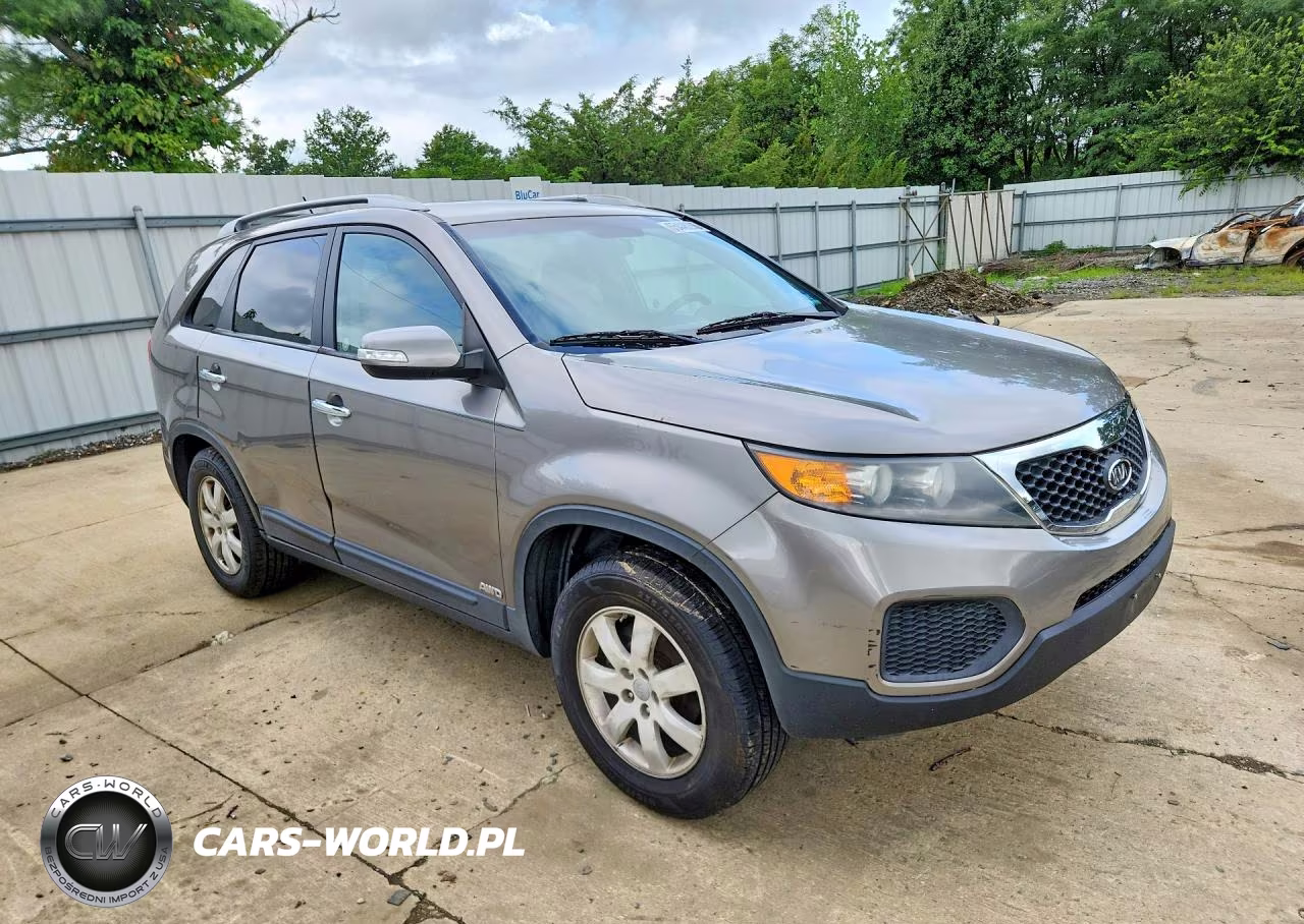 2013 Kia Sorento Lx VIN:5XYKTDA25DG348772 - 4