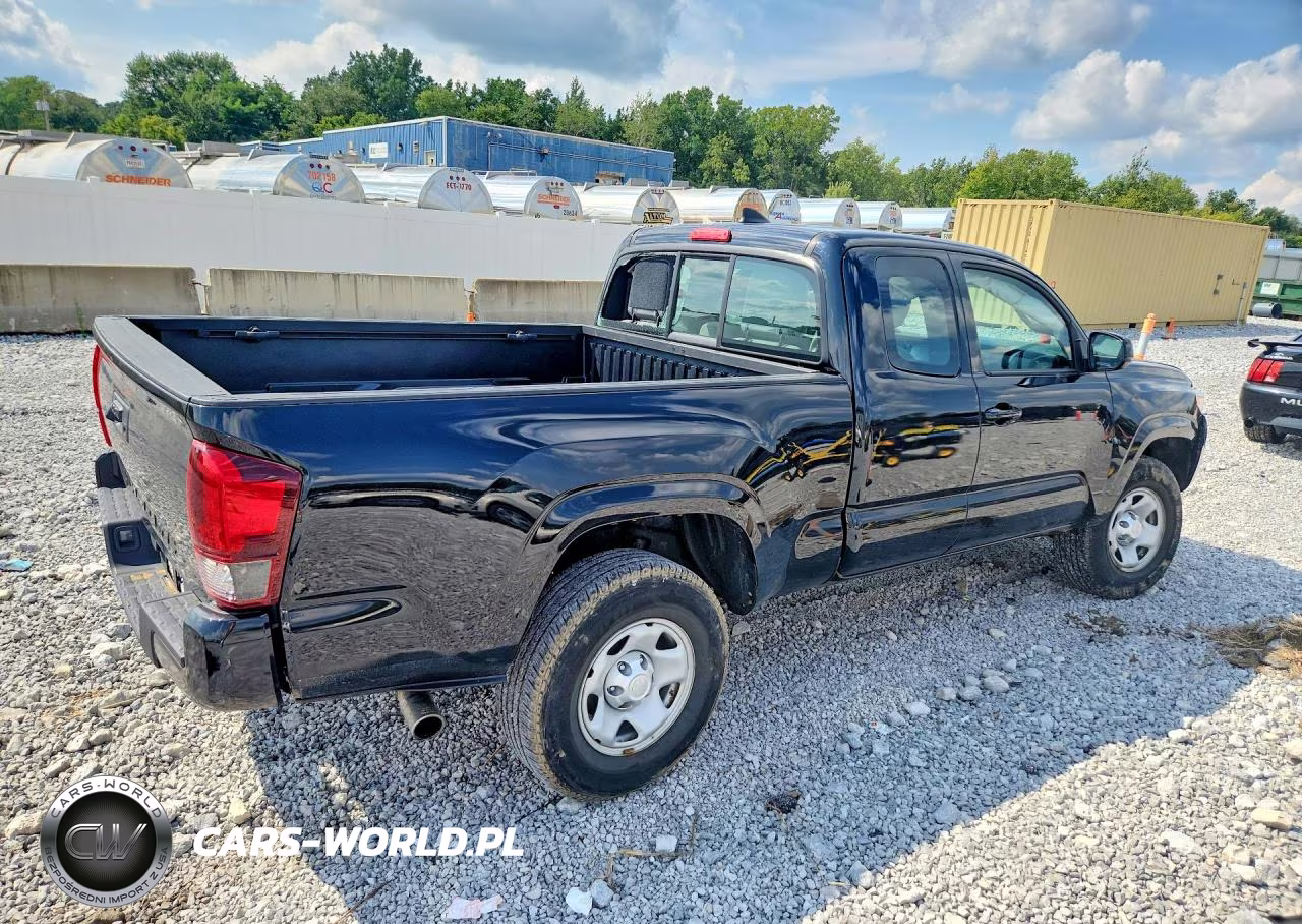2018 Toyota Tacoma Sr VIN:5TFRX5GN6JX108939 - 3