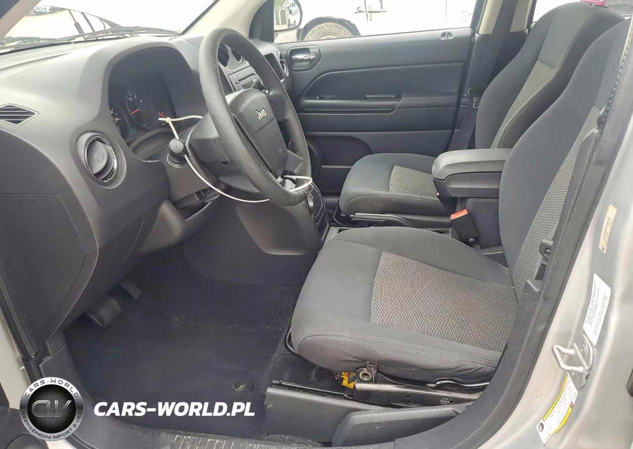 2010 Jeep Compass Sport VIN:1J4NT4FB6AD589704 - 7