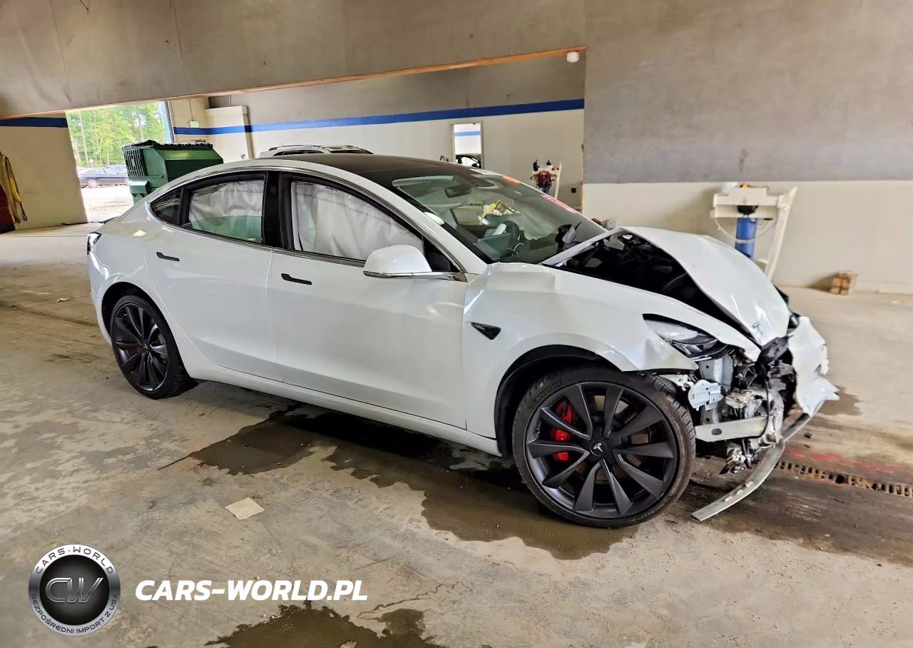 2020 Tesla Model 3 VIN:5YJ3E1EC3LF742826 - 4
