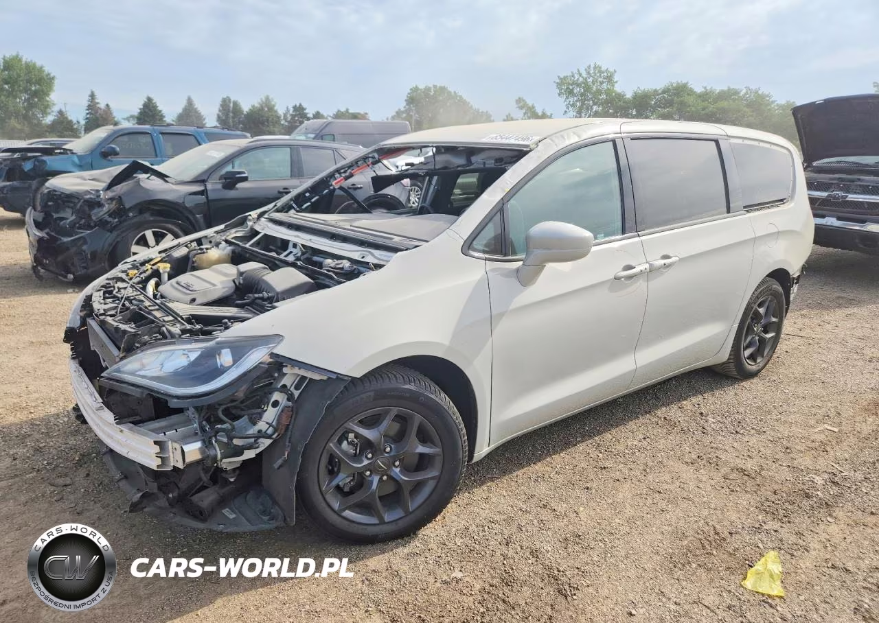 2019 Chrysler Pacifica Touring Plus
