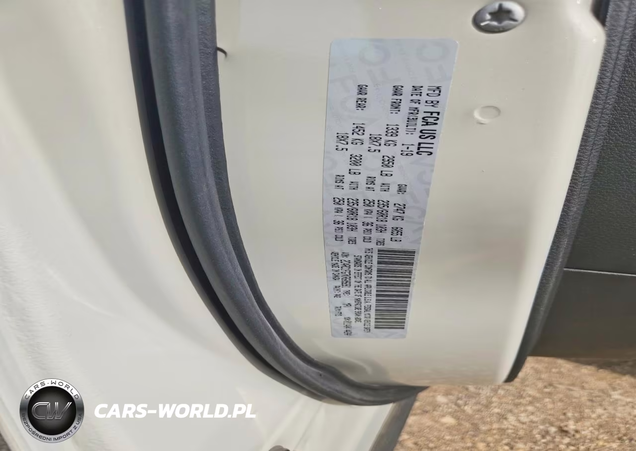 2019 Chrysler Pacifica Touring Plus VIN:2C4RC1FG7KR609281 - 12