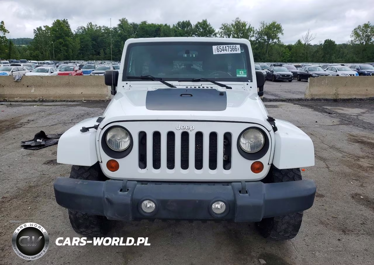 2012 Jeep Wrangler Unlimited Sahara VIN:1C4HJWEGXCL146501 - 5