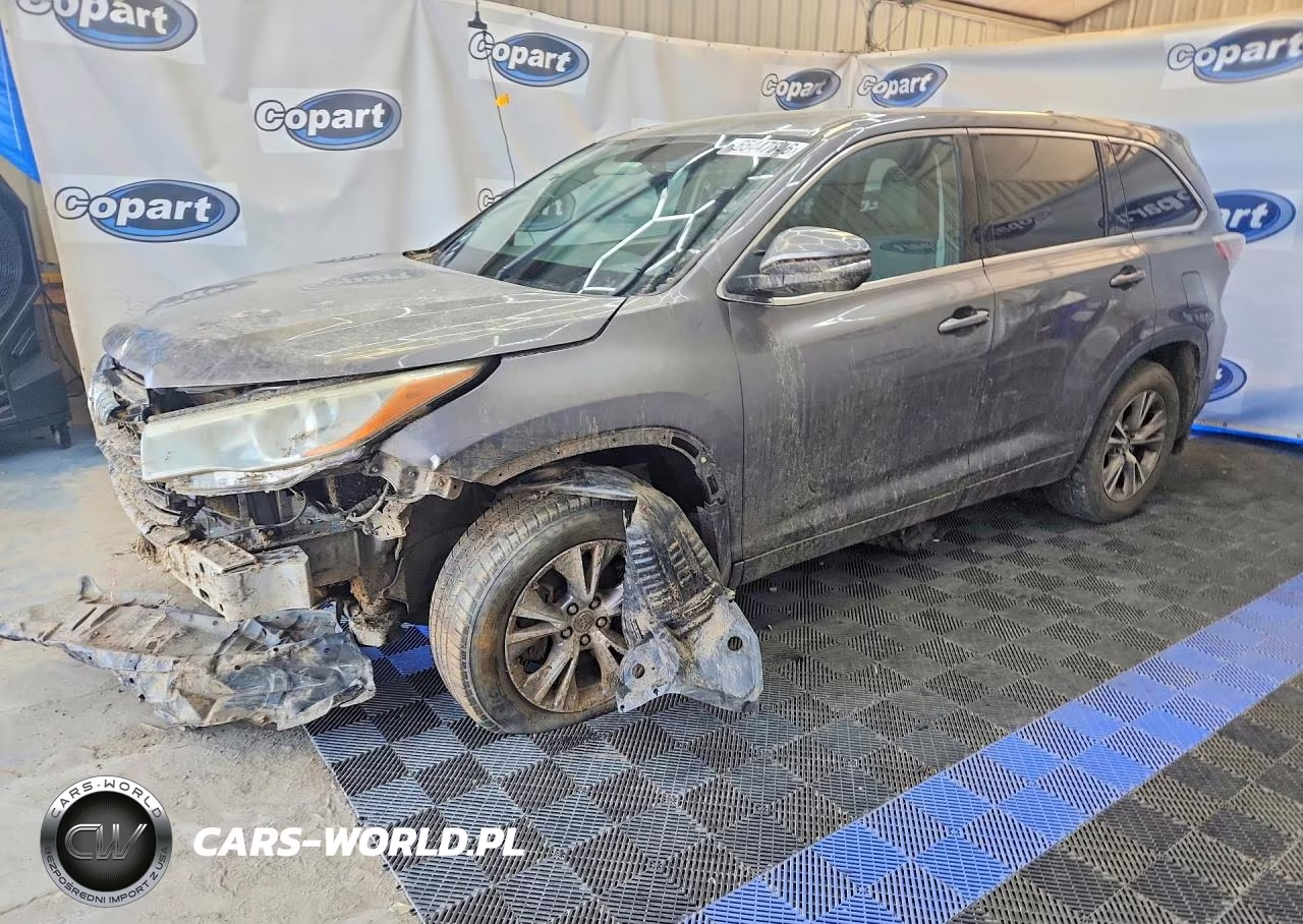 2015 Toyota Highlander Le VIN:5TDBKRFH8FS201378 - 1