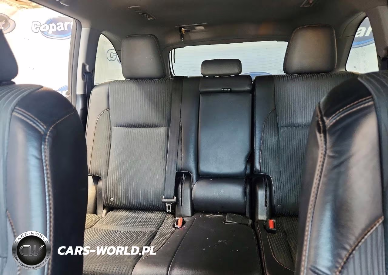 2015 Toyota Highlander Le VIN:5TDBKRFH8FS201378 - 10