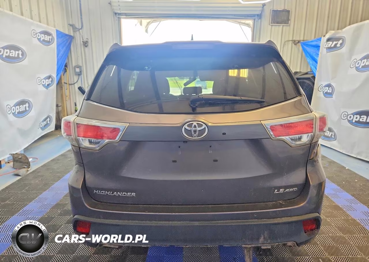 2015 Toyota Highlander Le VIN:5TDBKRFH8FS201378 - 6
