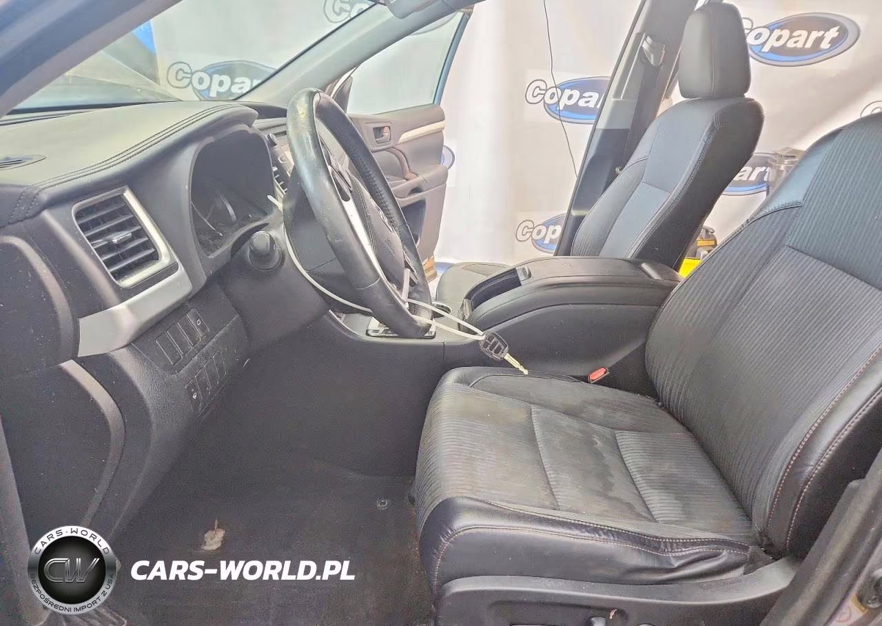 2015 Toyota Highlander Le VIN:5TDBKRFH8FS201378 - 7