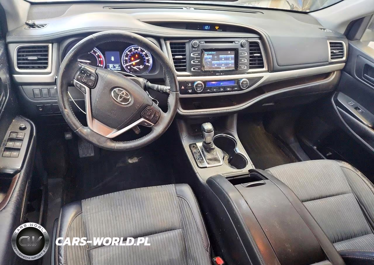 2015 Toyota Highlander Le VIN:5TDBKRFH8FS201378 - 8