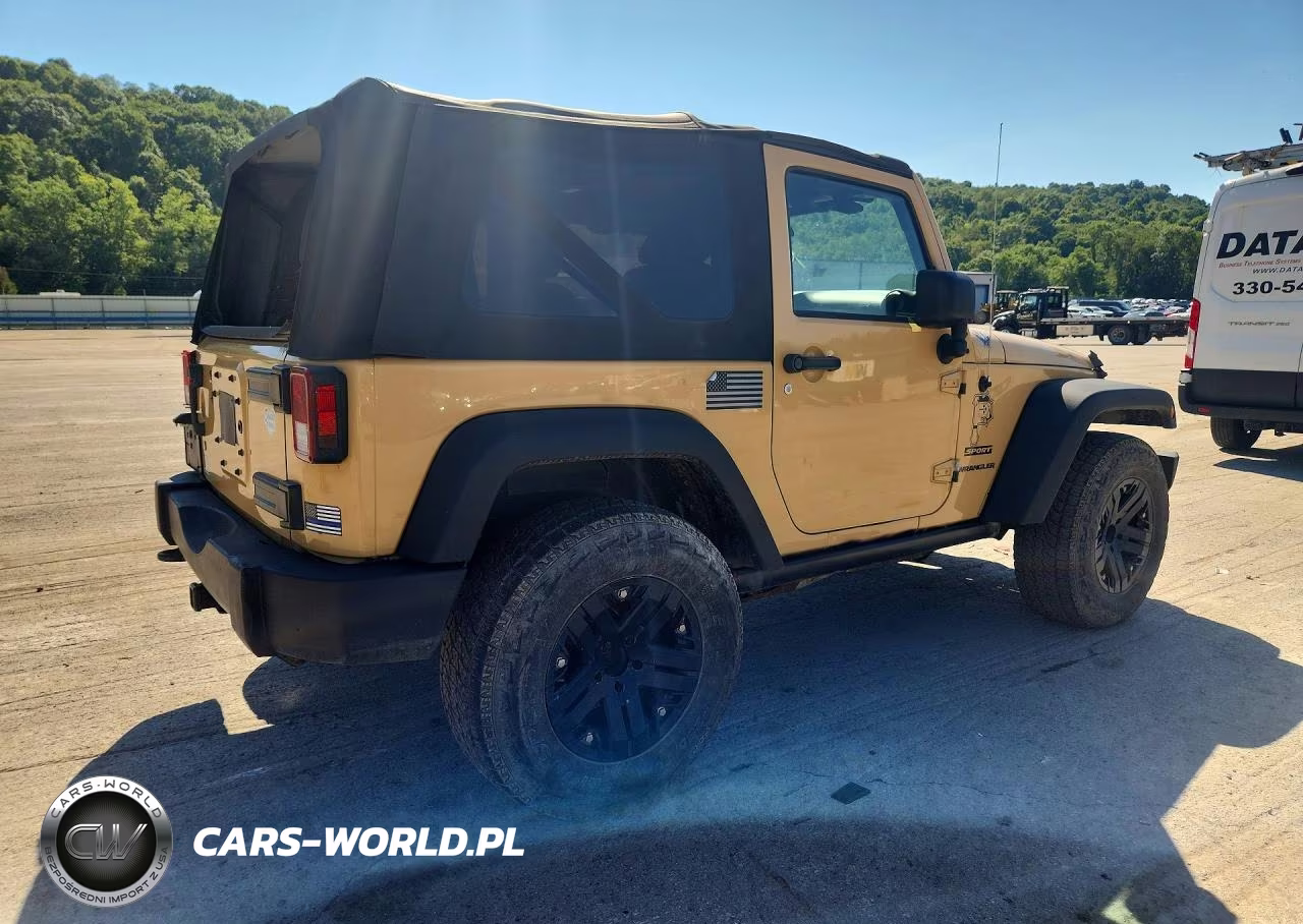 2013 Jeep Wrangler Sport VIN:1C4AJWAG4DL614537 - 3