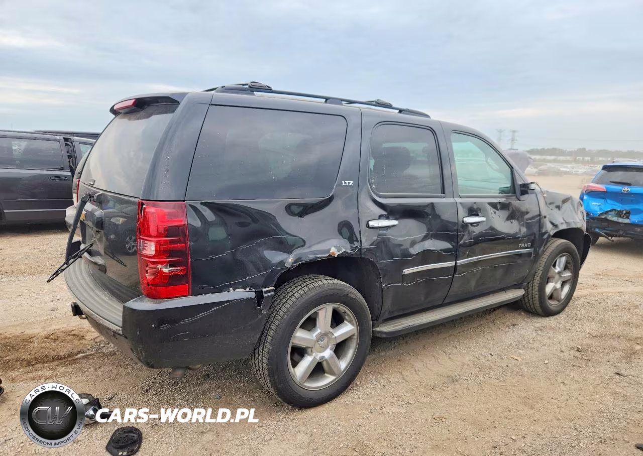 2014 Chevrolet Tahoe Ltz VIN:1GNSKCE02ER129137 - 3