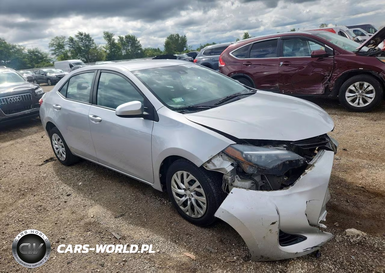 2017 Toyota Corolla Le VIN:5YFBURHEXHP690990 - 4