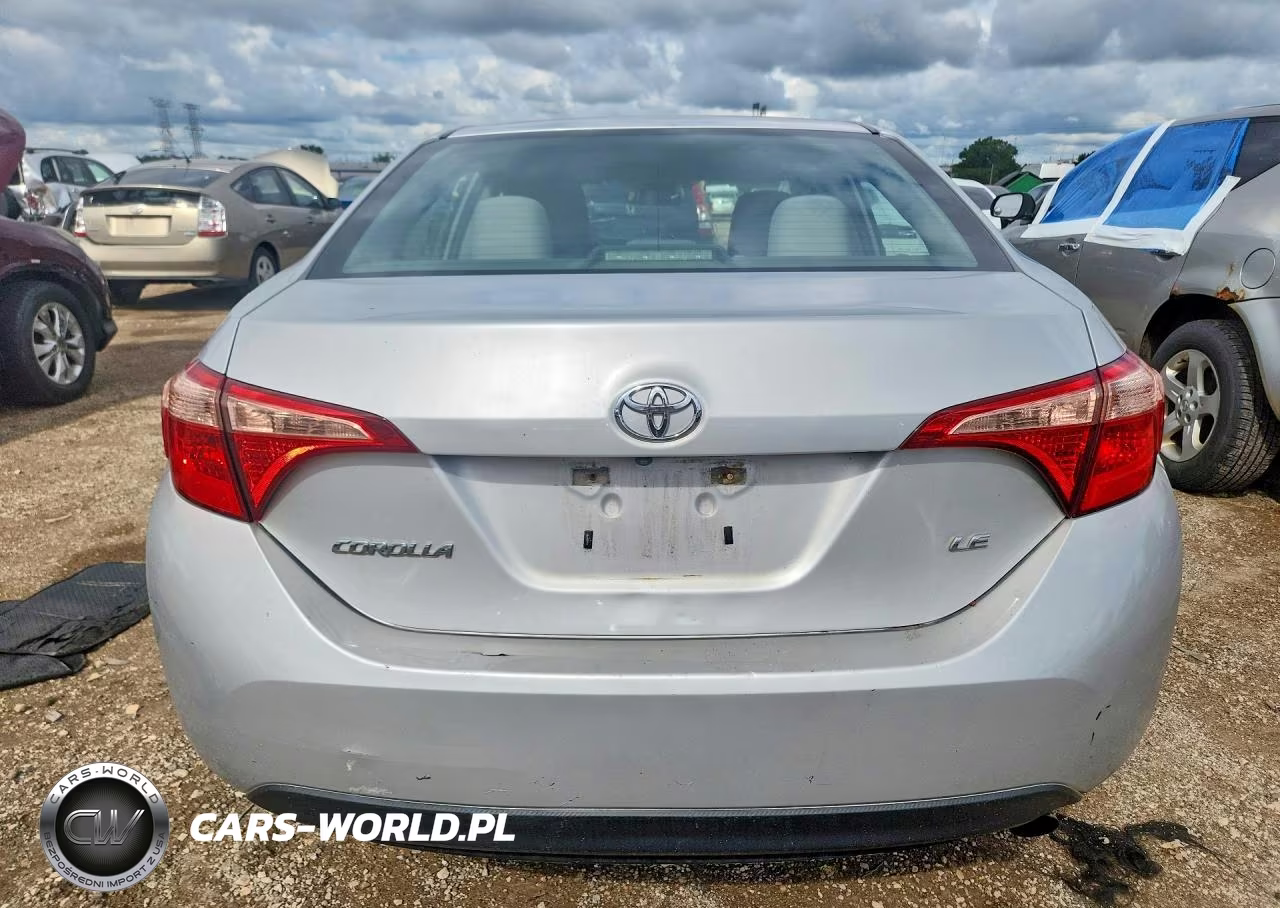 2017 Toyota Corolla Le VIN:5YFBURHEXHP690990 - 6