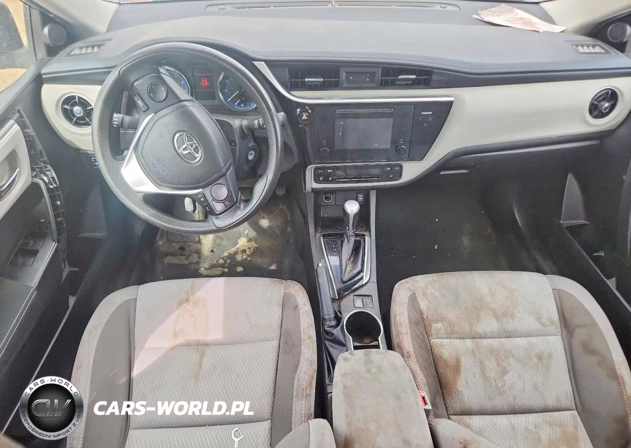 2017 Toyota Corolla Le VIN:5YFBURHEXHP690990 - 8