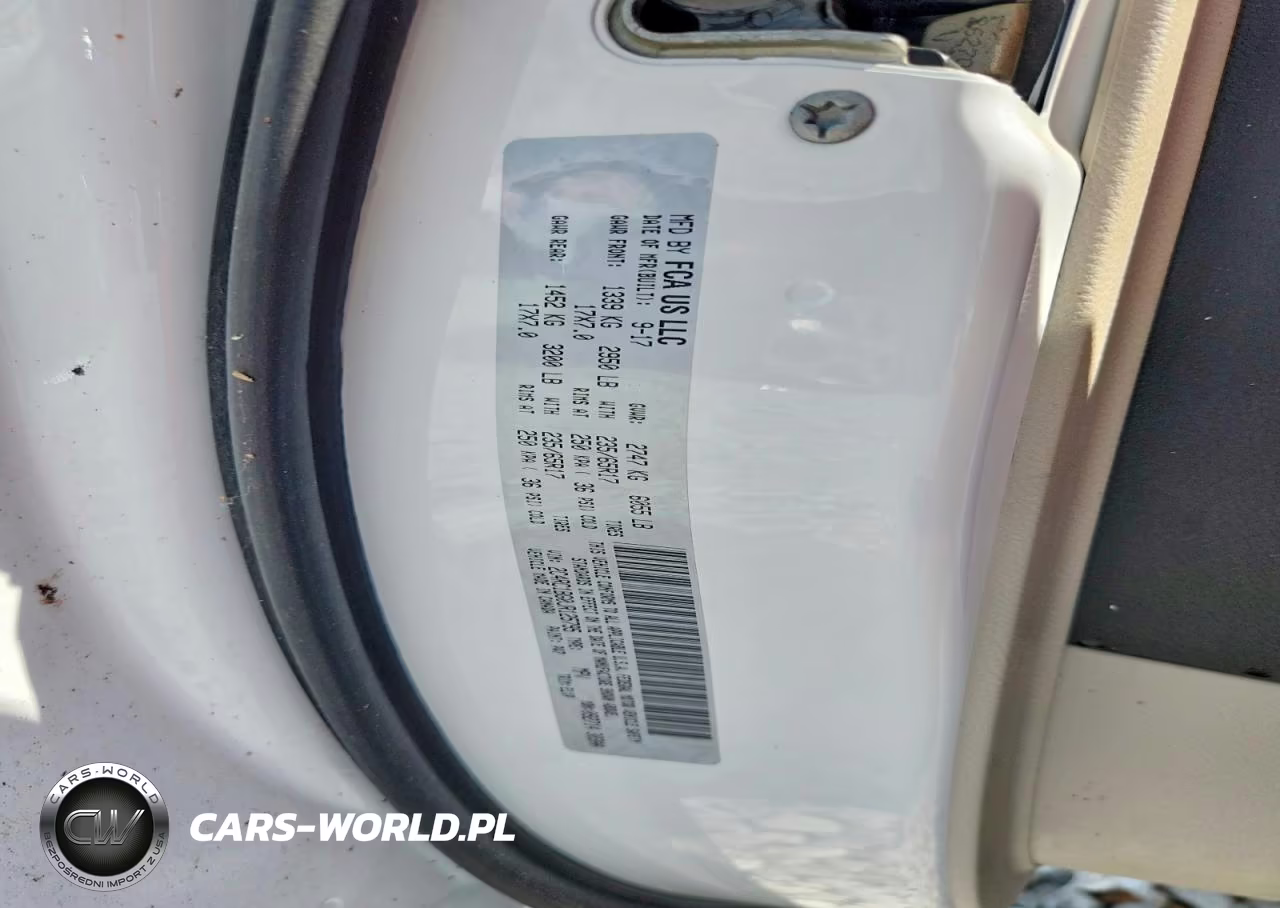 2018 Chrysler Pacifica Touring L VIN:2C4RC1BG0JR125795 - 13
