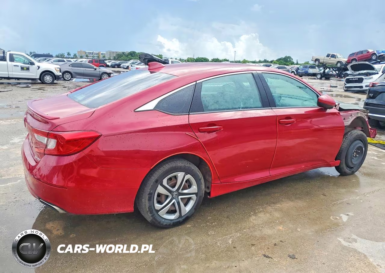 2018 Honda Accord Sport VIN:1HGCV1F3XJA182731 - 3