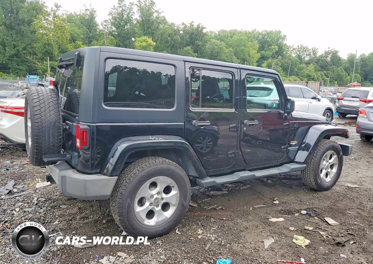 2013 Jeep Wrangler Unlimited Sahara VIN:1C4HJWEG0DL512595 - 3