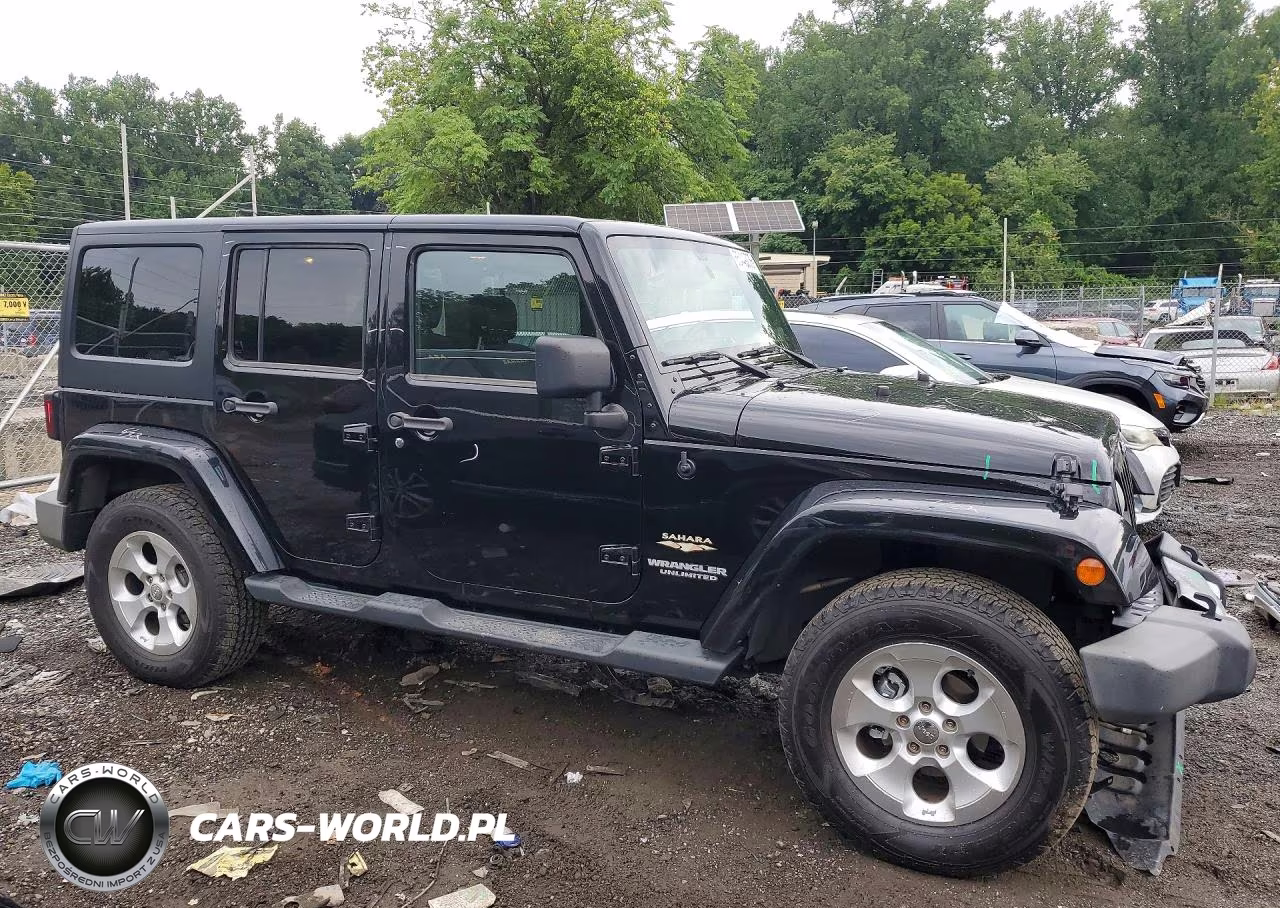 2013 Jeep Wrangler Unlimited Sahara VIN:1C4HJWEG0DL512595 - 4