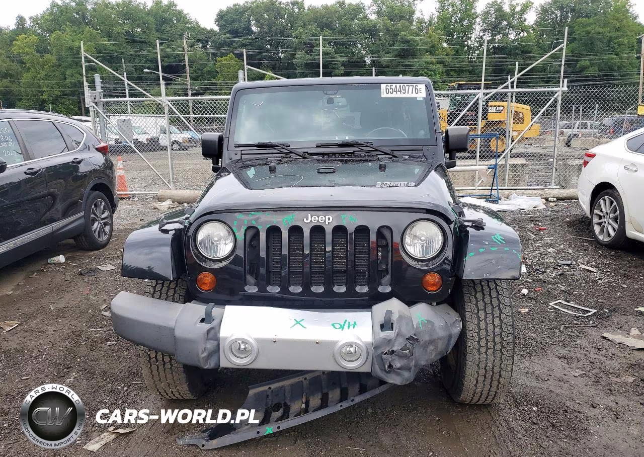 2013 Jeep Wrangler Unlimited Sahara VIN:1C4HJWEG0DL512595 - 5
