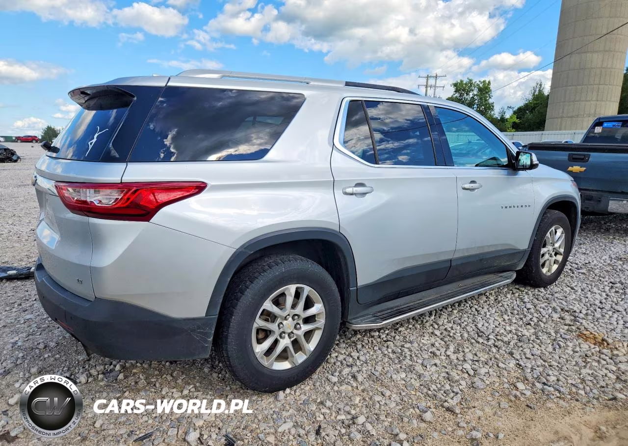 2018 Chevrolet Traverse Lt VIN:1GNERGKW2JJ126384 - 3