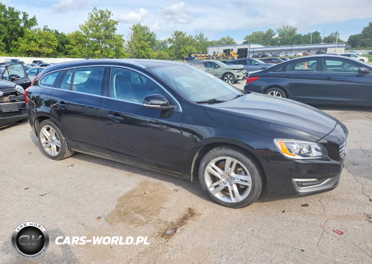 2015 Volvo V60 Premier VIN:YV140MEKXF1243735 - 4
