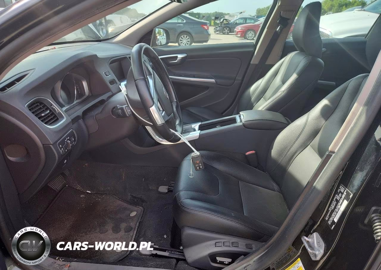 2015 Volvo V60 Premier VIN:YV140MEKXF1243735 - 7