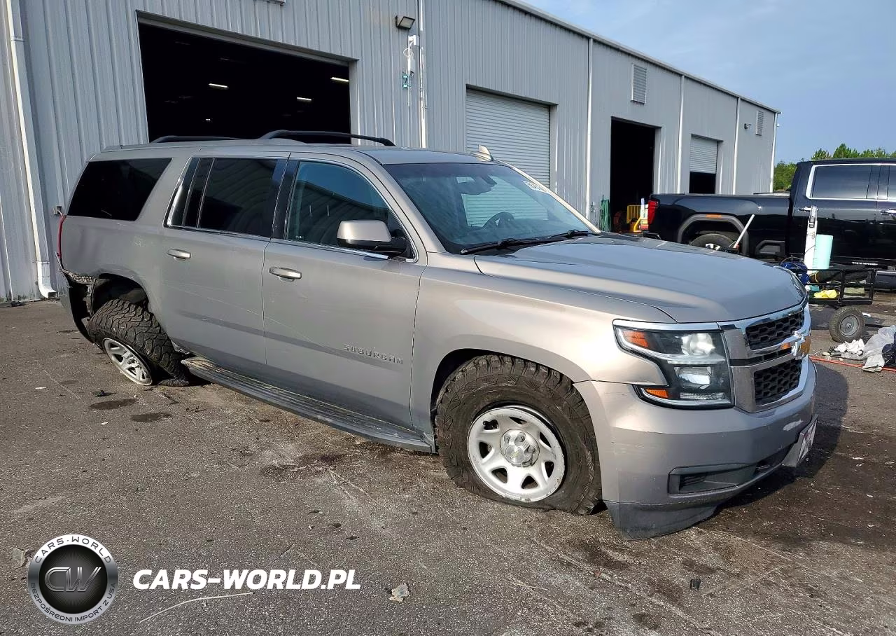 2018 Chevrolet Suburban K1500 VIN:1GNSKKEC4JR322596 - 4