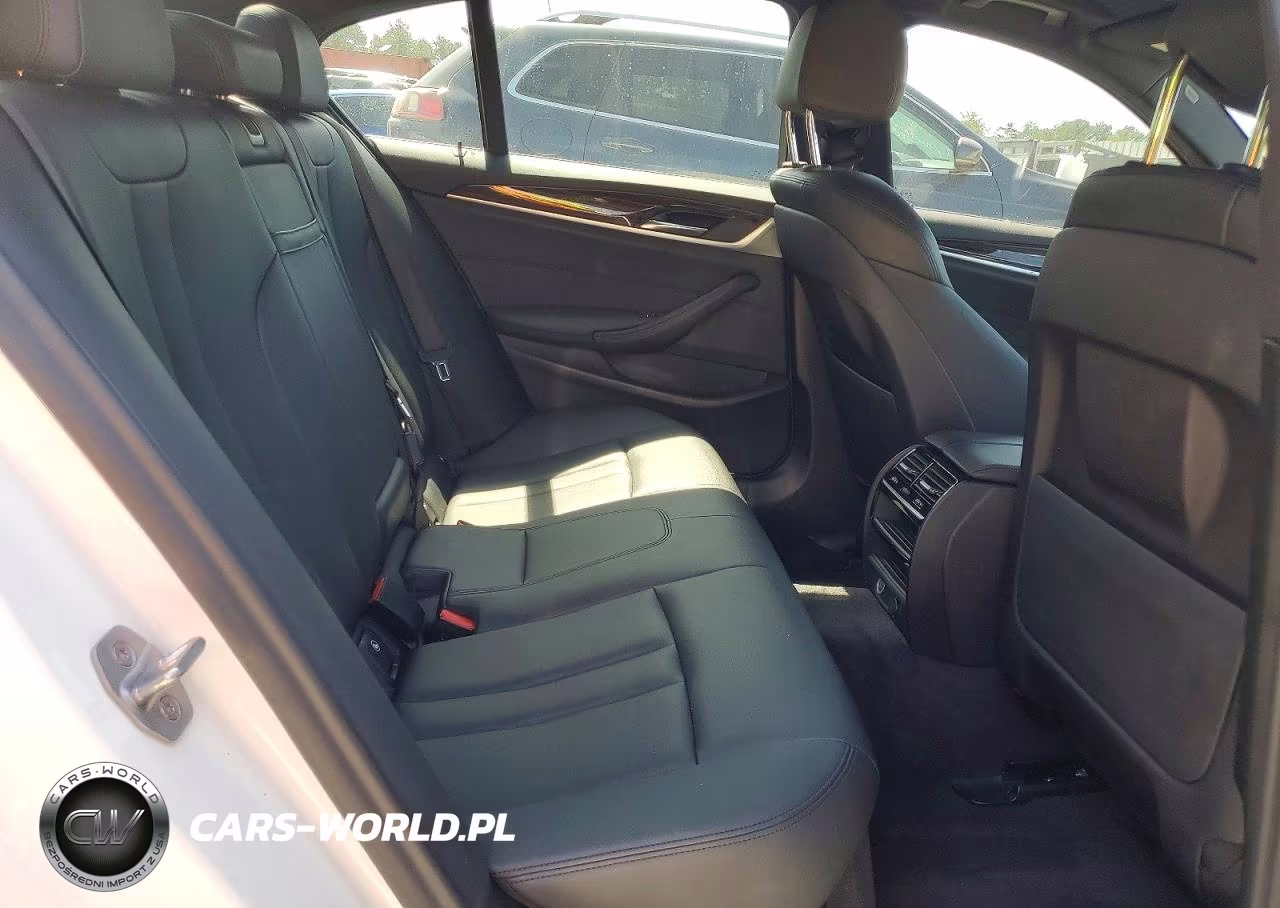 2019 BMW 530E VIN:WBAJA9C58KB399127 - 10