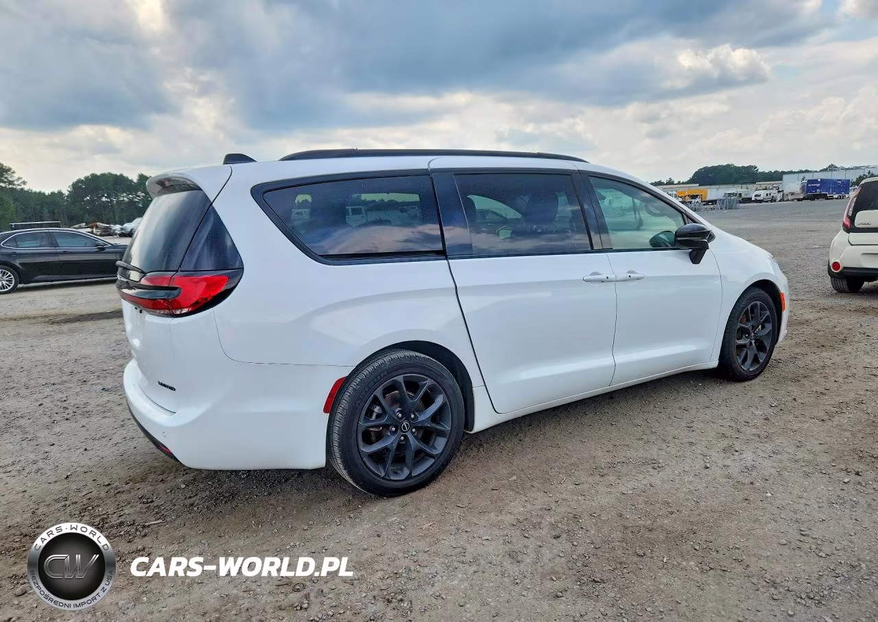 2025 Chrysler Pacifica Limited VIN:2C4RC1GG7SR570125 - 3
