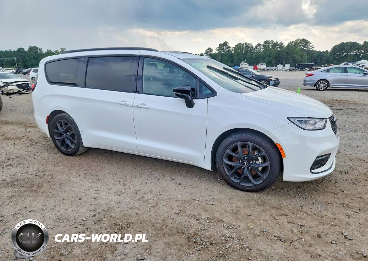 2025 Chrysler Pacifica Limited VIN:2C4RC1GG7SR570125 - 4