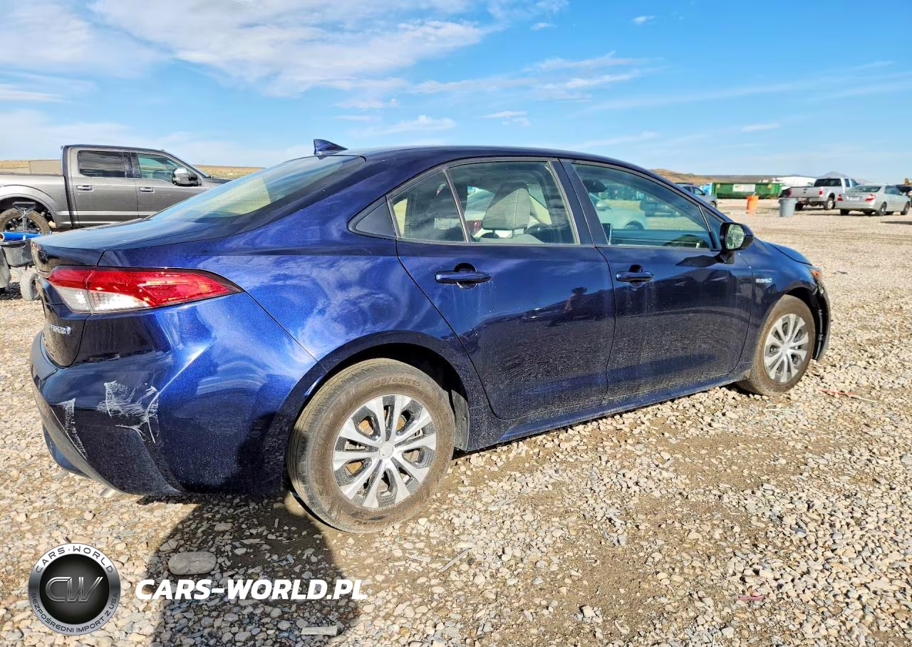 2020 Toyota Corolla Le VIN:JTDEBRBE8LJ024235 - 3
