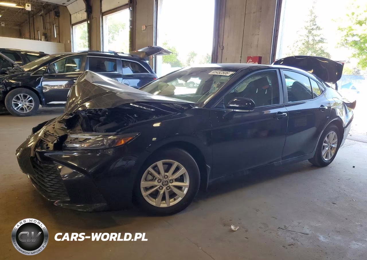 2025 Toyota Camry Le – zdjęcie 1 z 12