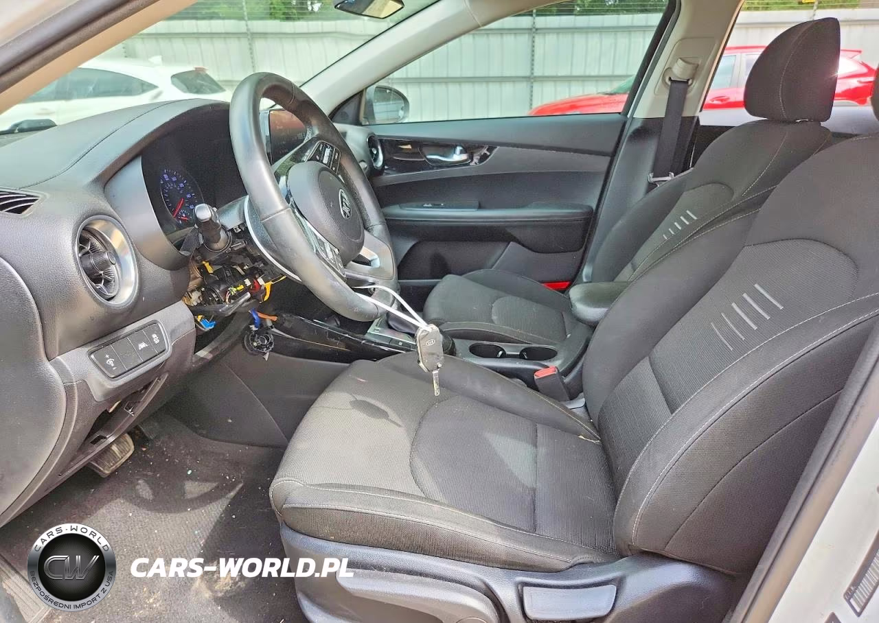 2019 Kia Forte S VIN:3KPF34AD4KE062313 - 7