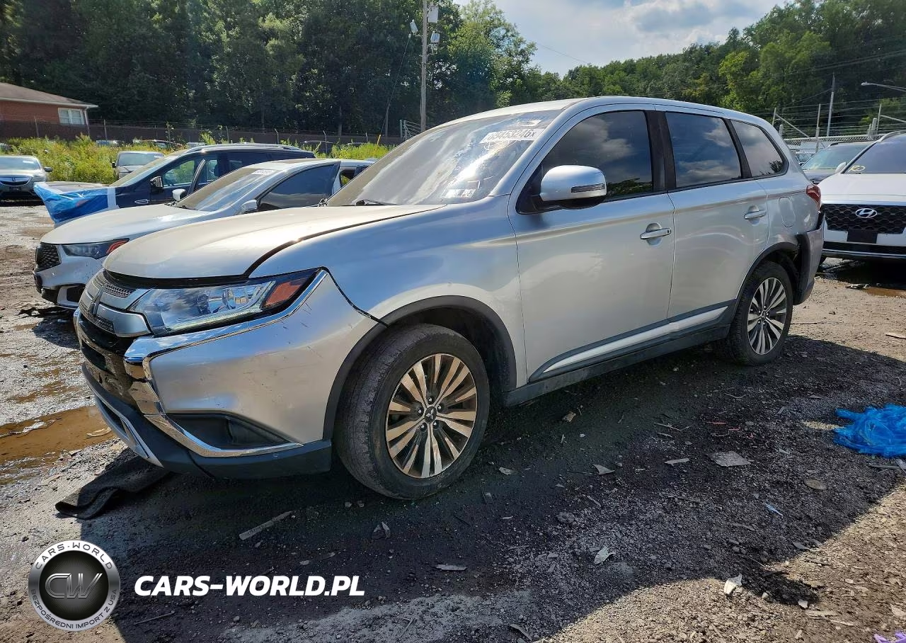 2020 Mitsubishi Outlander Se – zdjęcie 1 z 12