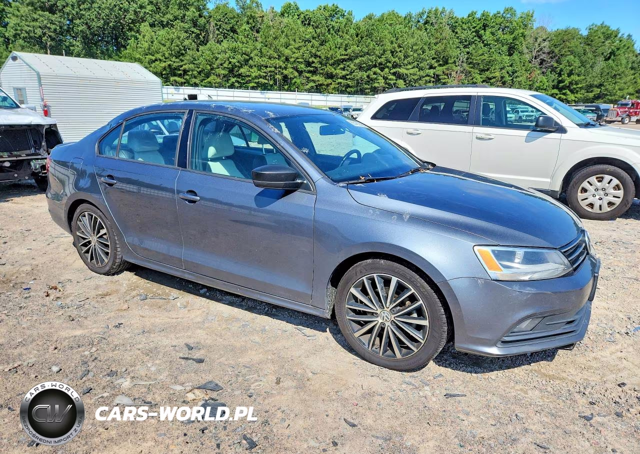 2016 Volkswagen Jetta Sport VIN:3VWD17AJ8GM293715 - 4