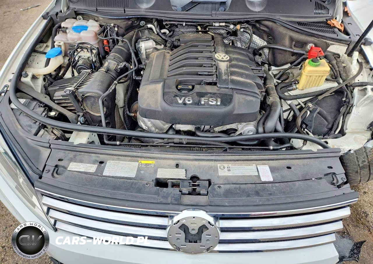 2017 Volkswagen Touareg Wolfsburg VIN:WVGRF7BP3HD005668 - 12