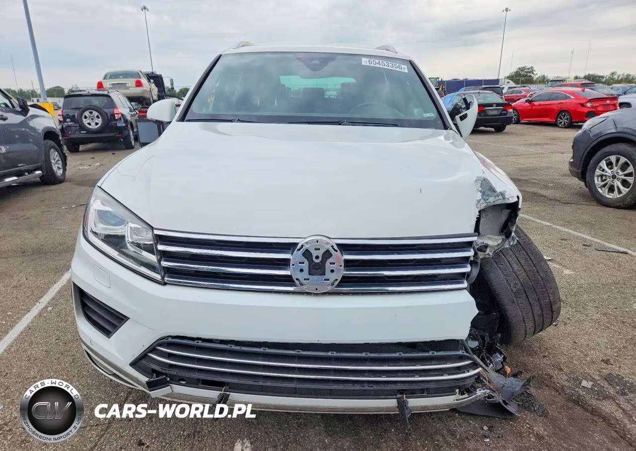 2017 Volkswagen Touareg Wolfsburg VIN:WVGRF7BP3HD005668 - 5