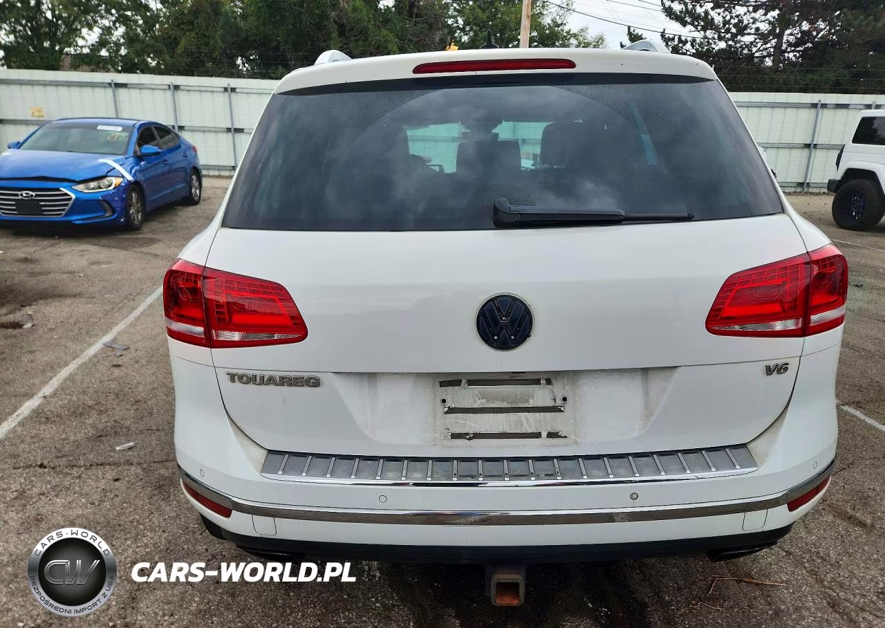 2017 Volkswagen Touareg Wolfsburg VIN:WVGRF7BP3HD005668 - 6