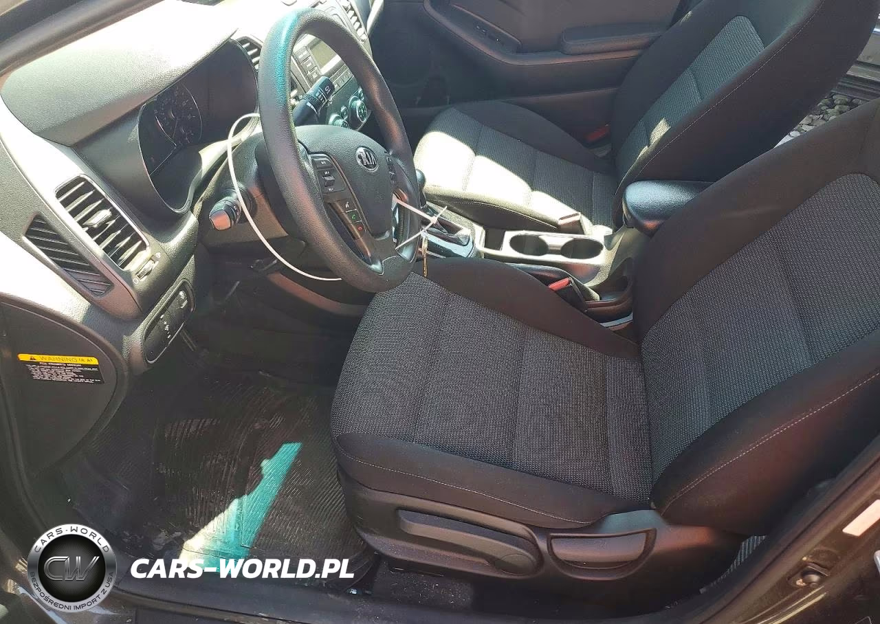 2017 Kia Forte Lx VIN:3KPFK4A7XHE081700 - 7
