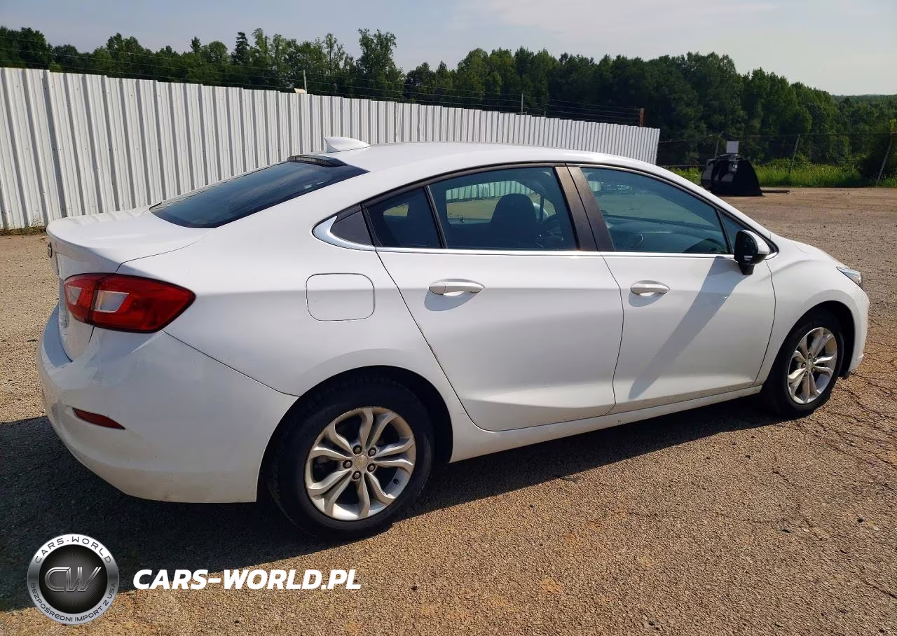 2019 Chevrolet Cruze Lt VIN:1G1BE5SM1K7109884 - 3