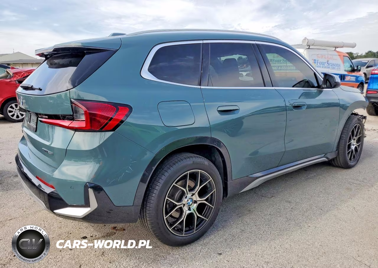 2023 BMW X1 xDrive28I VIN:WBX73EF08P5X93803 - 3