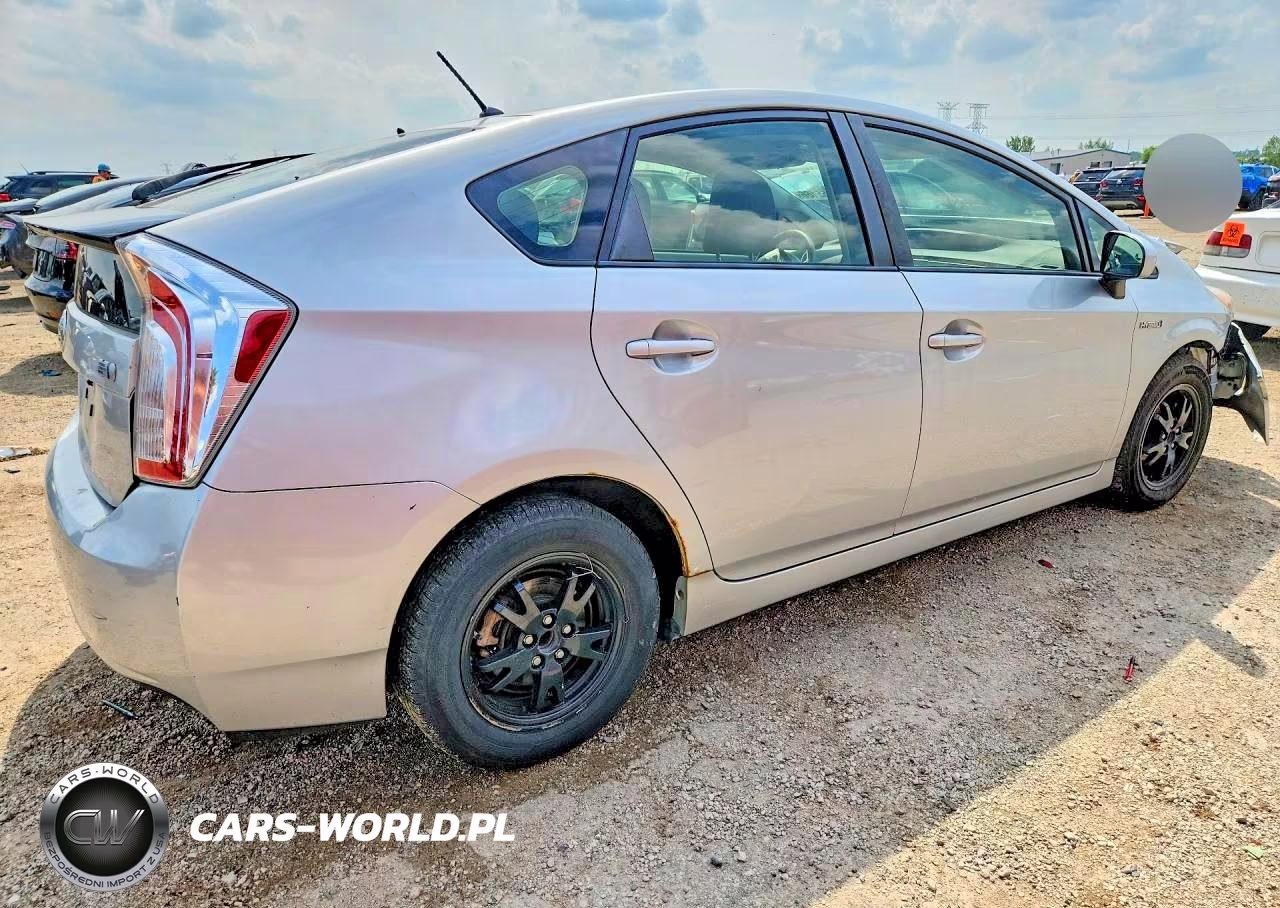 2013 Toyota Prius Two VIN:JTDKN3DU3D5700645 - 3