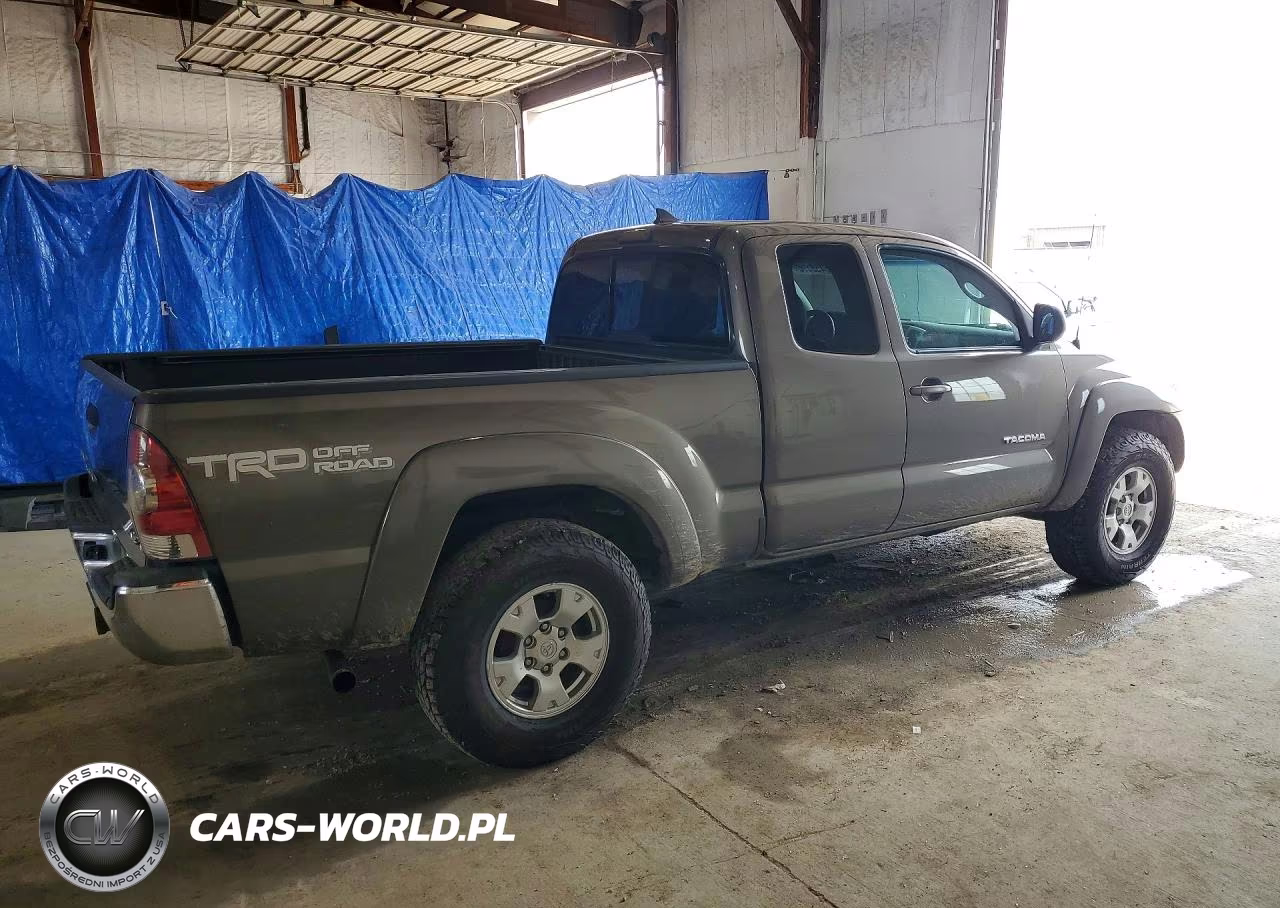 2014 Toyota Tacoma V6 VIN:5TFUU4EN1EX105047 - 3