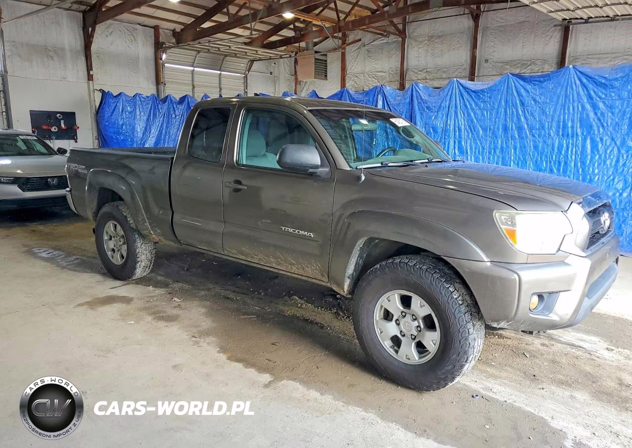 2014 Toyota Tacoma V6 VIN:5TFUU4EN1EX105047 - 4